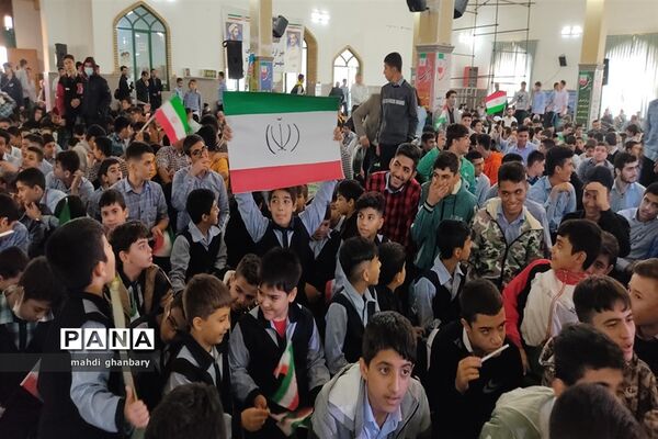 تجمع دانش‌آموزان شهرستان ساوه به‌مناسبت ۱۳ آبان