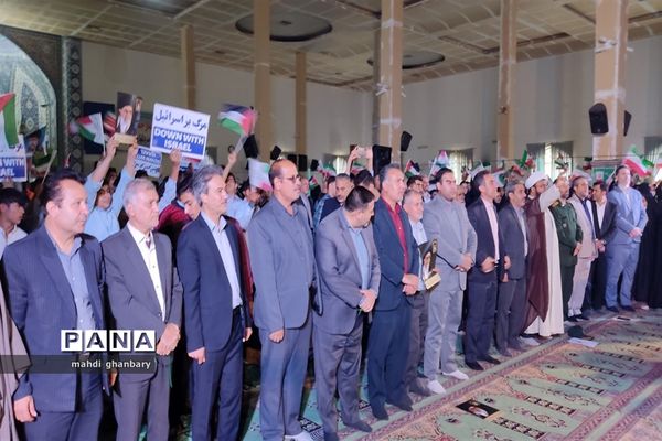 تجمع دانش‌آموزان شهرستان ساوه به‌مناسبت ۱۳ آبان