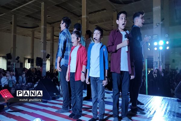 تجمع دانش‌آموزان شهرستان ساوه به‌مناسبت ۱۳ آبان