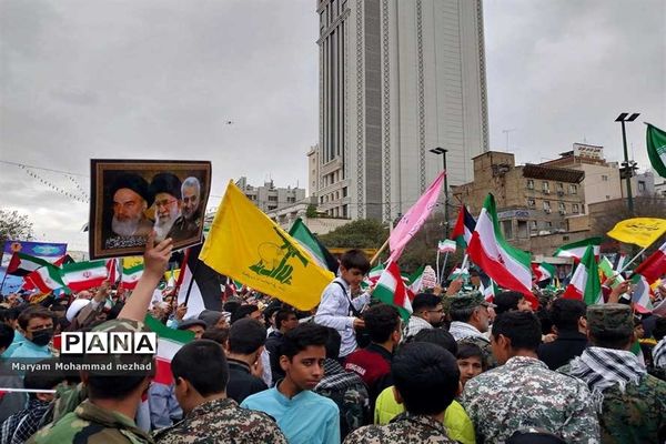 اجتماع بزرگ یوم الله ۱۳ آبان ماه و روز دانش‌آموز در مشهد