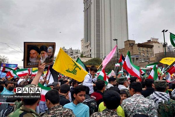 اجتماع بزرگ یوم الله ۱۳ آبان ماه و روز دانش‌آموز در مشهد