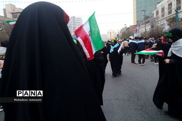 حضور پرشور و حماسی دانش‌آموزان و فرهنگیان استان خراسان رضوی در یوم الله ۱۳ آبان