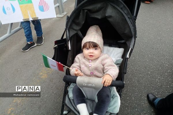 حضور پرشور و حماسی دانش‌آموزان و فرهنگیان استان خراسان رضوی در یوم الله ۱۳ آبان