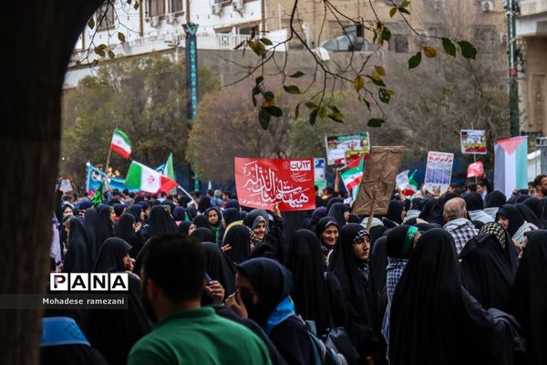 حضور پرشور و حماسی دانش‌آموزان و فرهنگیان استان خراسان رضوی در یوم الله ۱۳ آبان