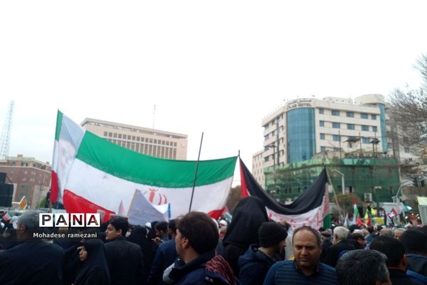 حضور پرشور و حماسی دانش‌آموزان و فرهنگیان استان خراسان رضوی در یوم الله ۱۳ آبان