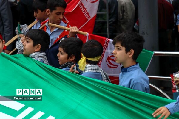 حضور پرشور و حماسی دانش‌آموزان و فرهنگیان استان خراسان رضوی در یوم الله ۱۳ آبان