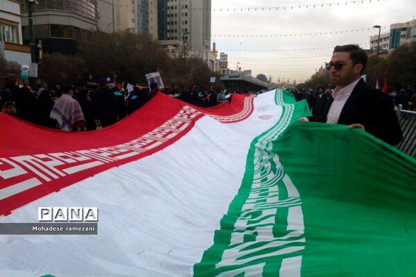 حضور پرشور و حماسی دانش‌آموزان و فرهنگیان استان خراسان رضوی در یوم الله ۱۳ آبان