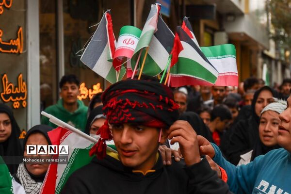 حضور پرشور و حماسی دانش‌آموزان و فرهنگیان استان خراسان رضوی در یوم الله ۱۳ آبان