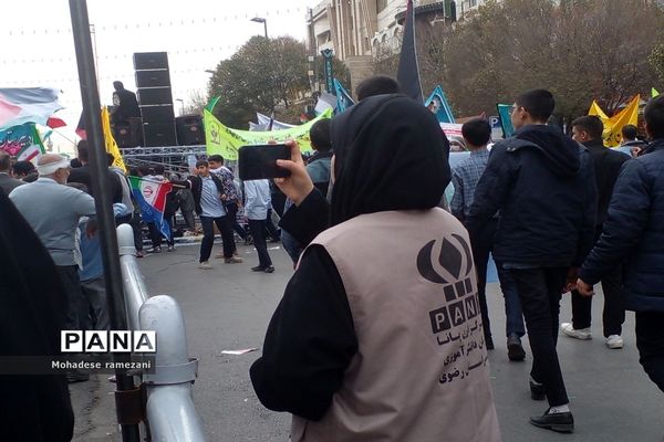 حضور پرشور و حماسی دانش‌آموزان و فرهنگیان استان خراسان رضوی در یوم الله ۱۳ آبان
