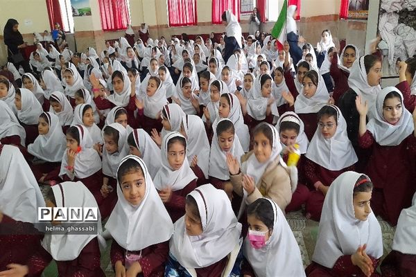 جشن روز دانش‌آموز دردبستان شهید صابری قائمشهر