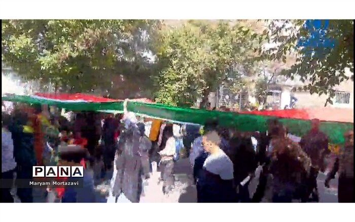 راهپیمایی ۱۳ آبان در شهرستان ارسنجان/فیلم