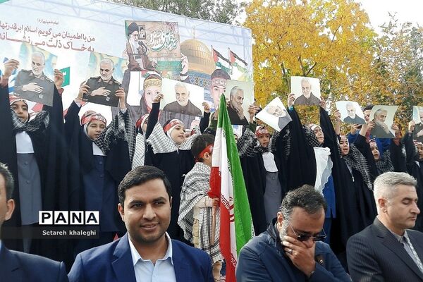 راهپیمایی ۱۳ آبان با حضور پر شور مردم در منطقه دماوند