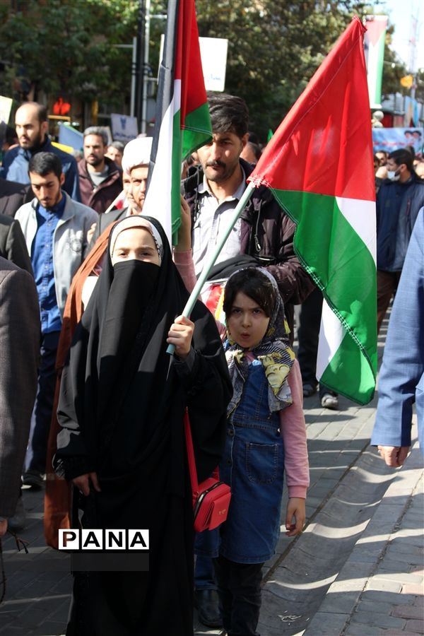 راهپیمایی ۱۳آبان در زنجان