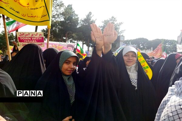 راهپیمایی ۱۳آبان در نجف آباد