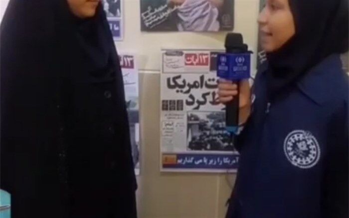 سیل خروشان دانش آموزان جرقویه سفلی در راهپیمایی ۱۳ آبان