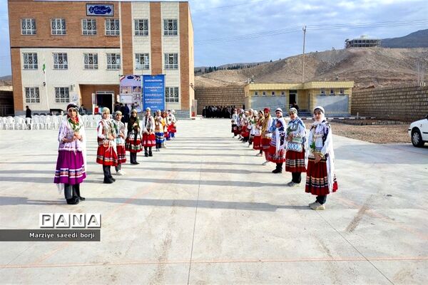 آیین افتتاح دبستان ۹ کلاسه بانو عزت علمی باقرخان ۳