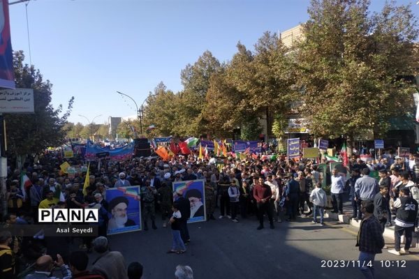 حضور دانش‌آموزان شهرستان کاشمر در راهپیمایی روز دانش‌آموز