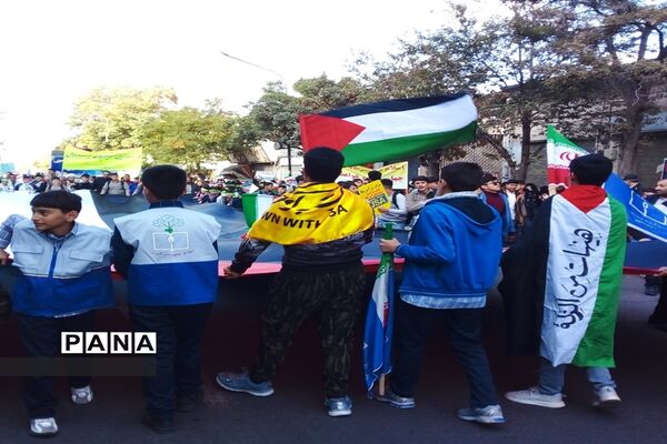 حضور تشکل‌های دانش‌آموزی در راهپیمایی ۱۳آبان