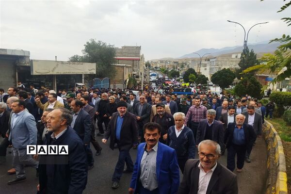 حضور فرهنگیان و دانش‌آموزان شهرستان طارم در راهپیمایی ۱۳آبان
