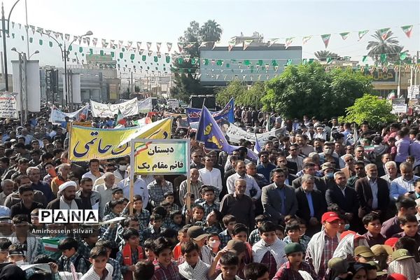 راهپیمایی روز سیزده آبان با حضور مردم، مسئولان و دانش‌آموزان در جهرم