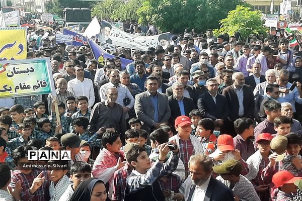 راهپیمایی روز سیزده آبان با حضور مردم، مسئولان و دانش‌آموزان در جهرم