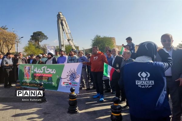 حضور مسئولین و دانش‌آموزان شیرازی در راهپیمایی روز دانش‌آموز