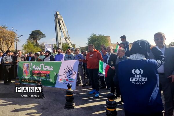 حضور مسئولین و دانش‌آموزان شیرازی در راهپیمایی روز دانش‌آموز