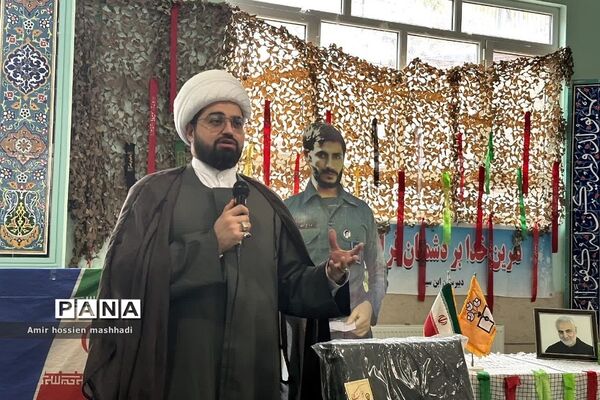یادواره شهدا در دبیرستان ابن‌سینا رودهن