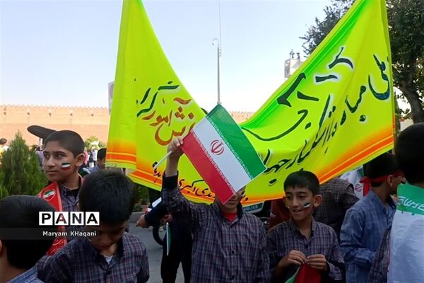 تجمع بزرگ ضد استکباری دانش‌آموزان در شیراز