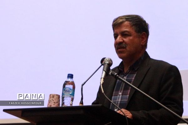 آیین تجلیل از رتبه‌های برتر کنکور ناحیه 2 بهارستان