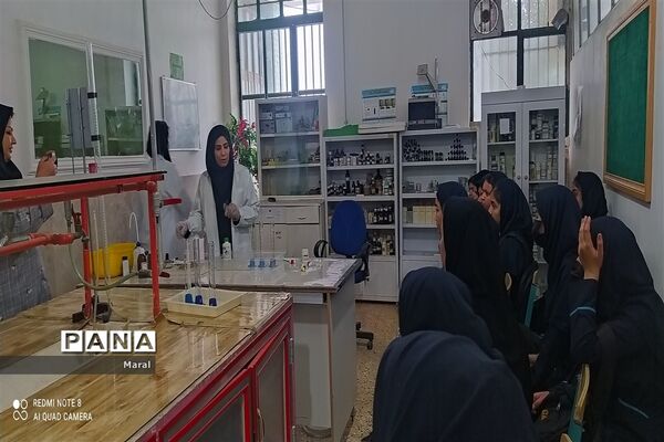 حضور دانش‌آموزان مدرسه  شهدای طغان  در پژوهش سرای ابوریحان جوادآباد