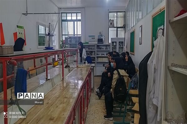حضور دانش‌آموزان مدرسه  شهدای طغان  در پژوهش سرای ابوریحان جوادآباد