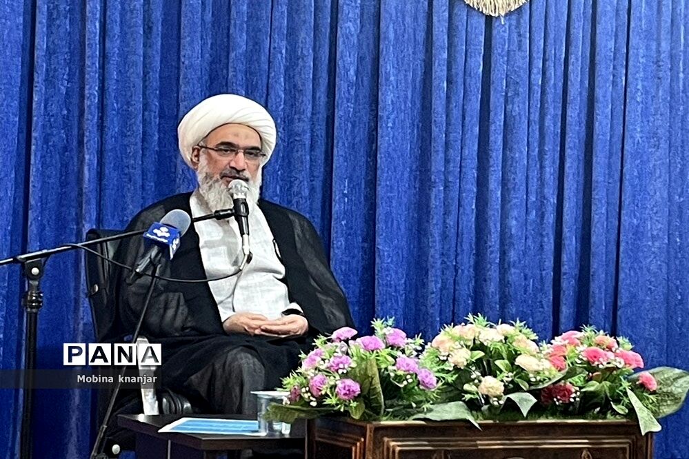 دیدار فرماندهان واحدهای مقاومت پیشگام با نماینده ولی فقیه در استان و امام جمعه بوشهر