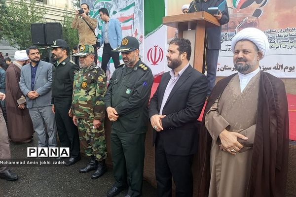 راهپیمایی روز دانش‌آموز 13 آبان در شهرستان رباط‌کریم