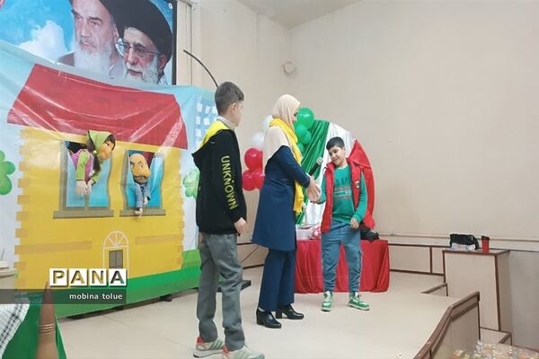 مراسم گرامیداشت هفته دانش‌آموز در مدرسه برهان علم