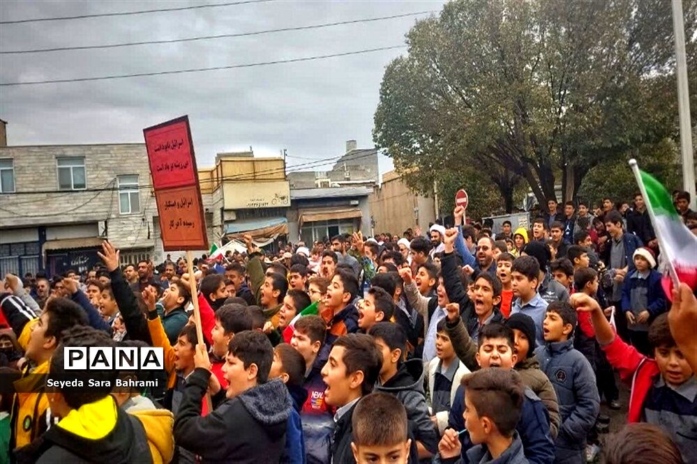 راهپیمایی بزرگ یوم اللّه 13 آبان در اشتهارد