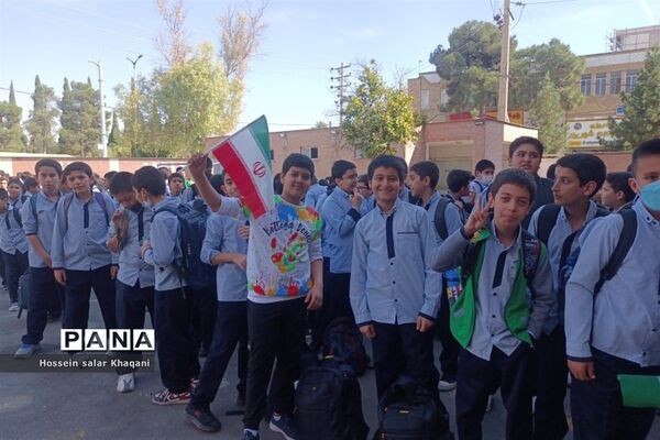 طنین شعار مرگ بر آمریکا در کلاس‌های درس دبستان معارف۶