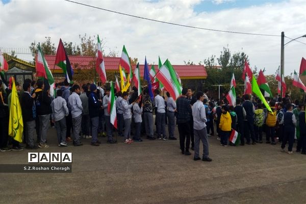 فریادهای کوبنده مردم شهر دستجرد خلجستان قم در راهپیمایی 13 آبان