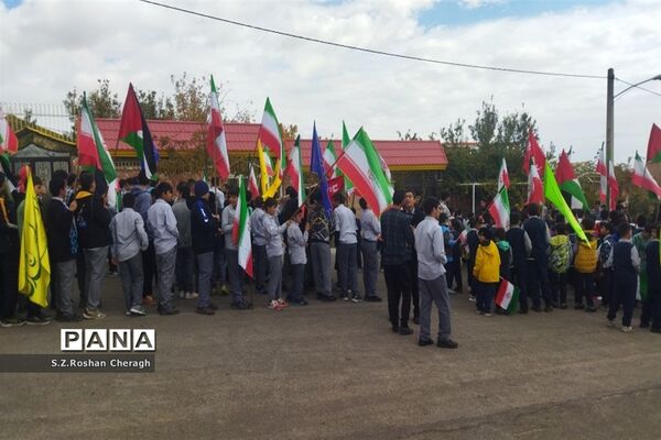 فریادهای کوبنده مردم شهر دستجرد خلجستان قم در راهپیمایی 13 آبان