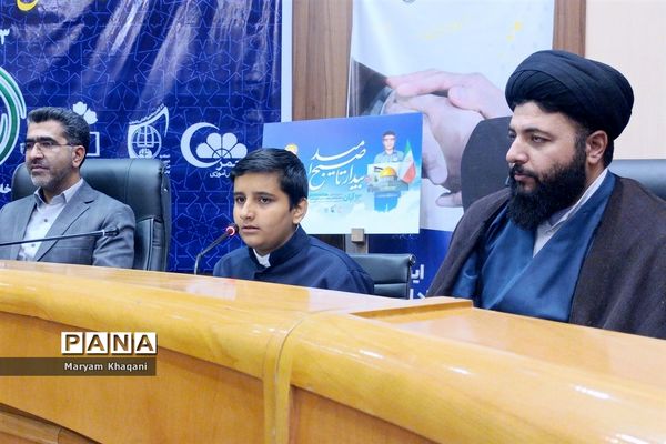 نشست گروهی از دانش‌آموزان شیراز با استاندار فارس