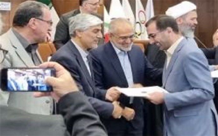 تجلیل معاون رئیس‌جمهوری از مدیرکل امور مجلس وزارت آموزش‌وپرورش