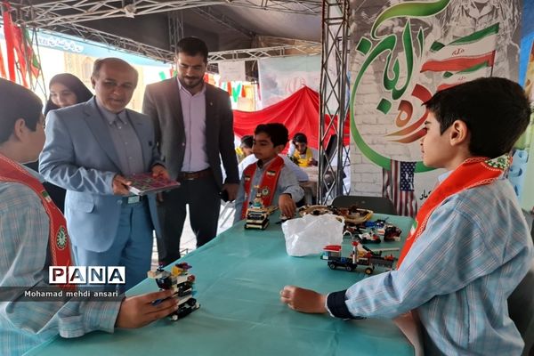 غرفه فرهنگی سازمان دانش‌آموزی ناحیه 2 شیراز حرم مطهر شاهچراغ (ع)