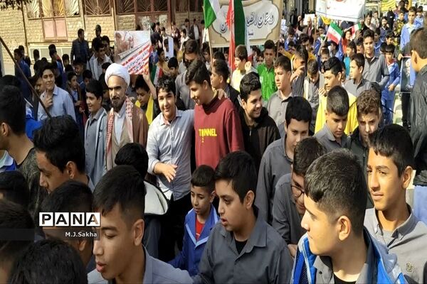 تجدید میثاق مردم جعفریه قم با آرمان‌های انقلاب در راهپیمایی13 آبان