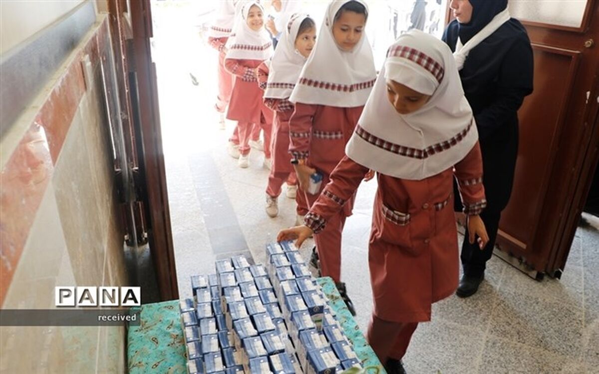 توزیع شیر در مدارس ابتدایی مناطق محروم تا ۱۰ روز آینده