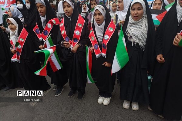 راهپیمایی بزرگ سیزده آبان در نیشابور
