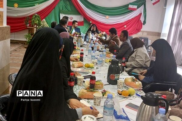 جلسه هم‌اندیشی و هماهنگی مدیران متوسطه دوم در آموزش و پرورش رودهن