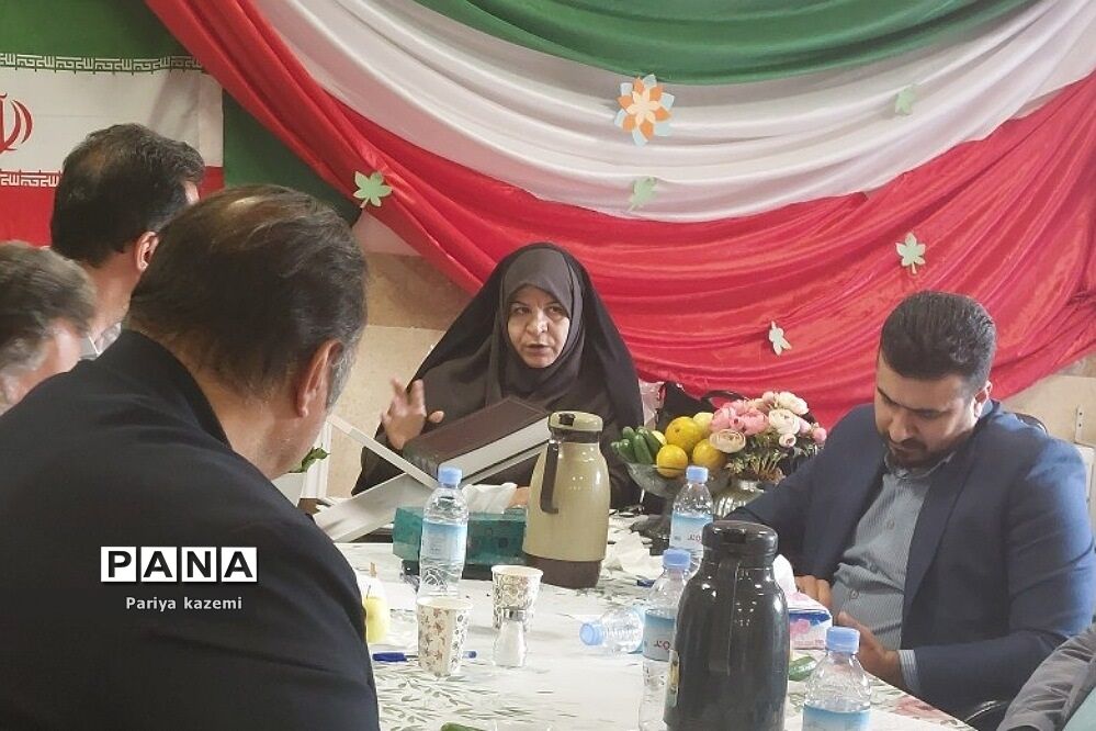 جلسه هم‌اندیشی و هماهنگی مدیران متوسطه دوم در آموزش و پرورش رودهن