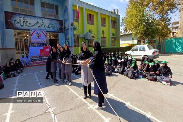 برگزاری المپیاد ورزشی در دبیرستان عصمت صفادشت