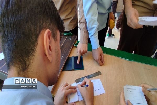 انتخابات شورای دانش‌آموزی دبیرستان نمونه دولتی شهدای سلمانشهر