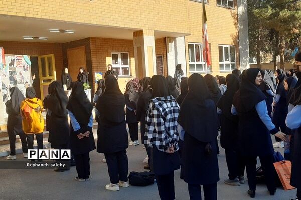 پویش‌نوجهان با شعار رویداد نوجهان تلنگری برای دانش‌آموزان، در دبیرستان ولایت بهارستان 2